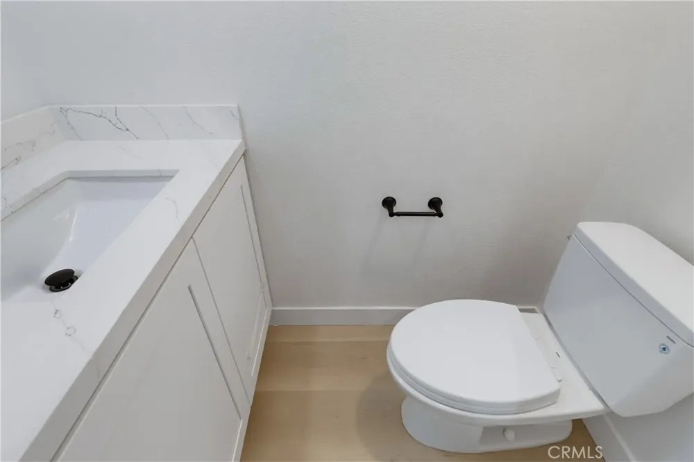 12310 Burbank #13 Los Angeles, CA 91607