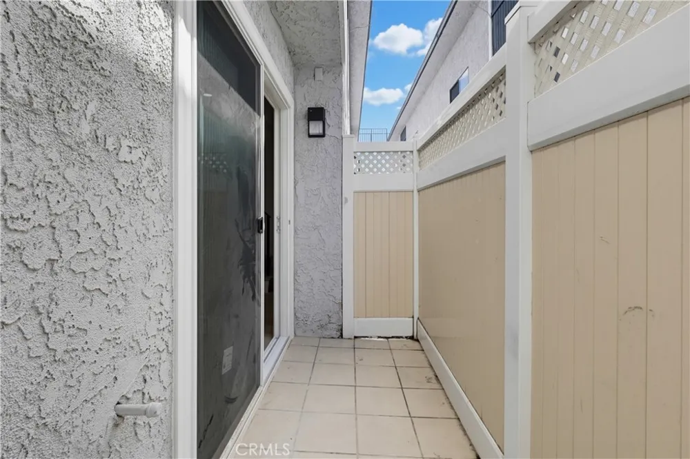12310 Burbank #13 Los Angeles, CA 91607