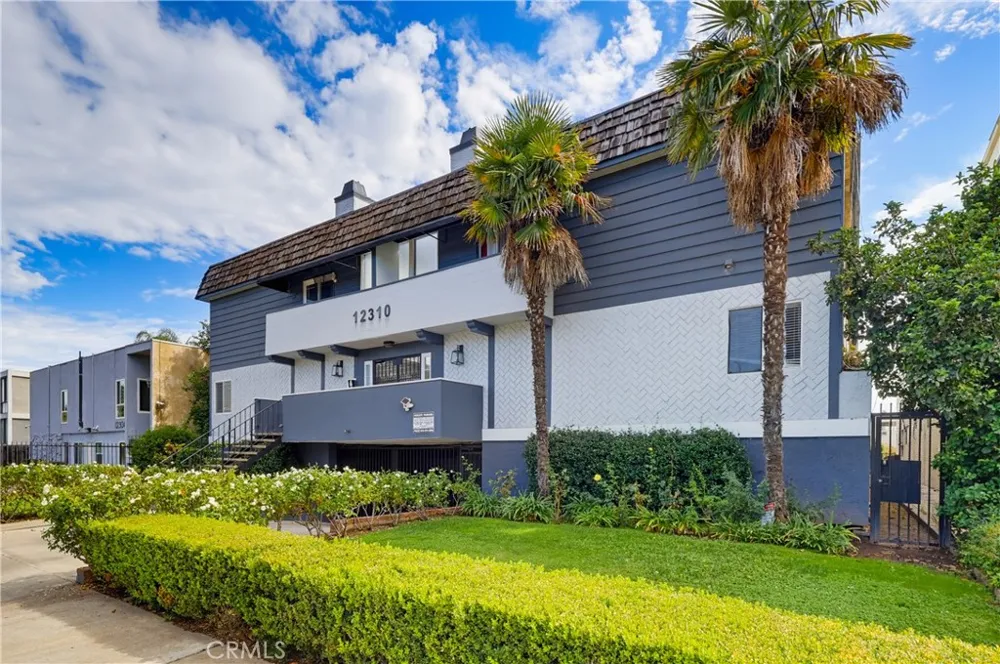 12310 Burbank #13 Los Angeles, CA 91607