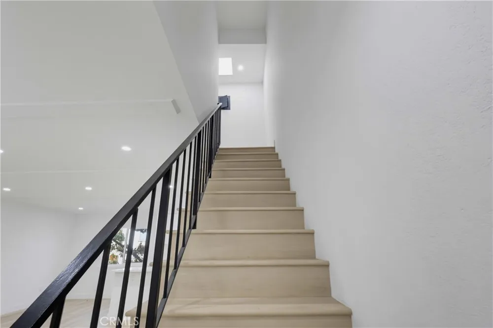 12310 Burbank #13 Los Angeles, CA 91607