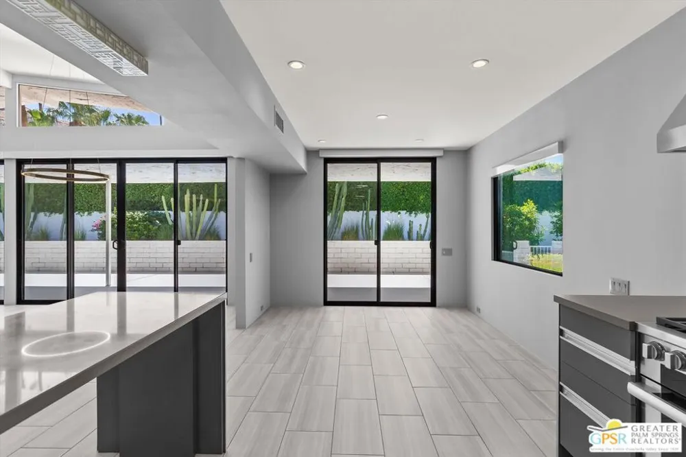 2493 S Madrona Drive Palm Springs, CA 92264