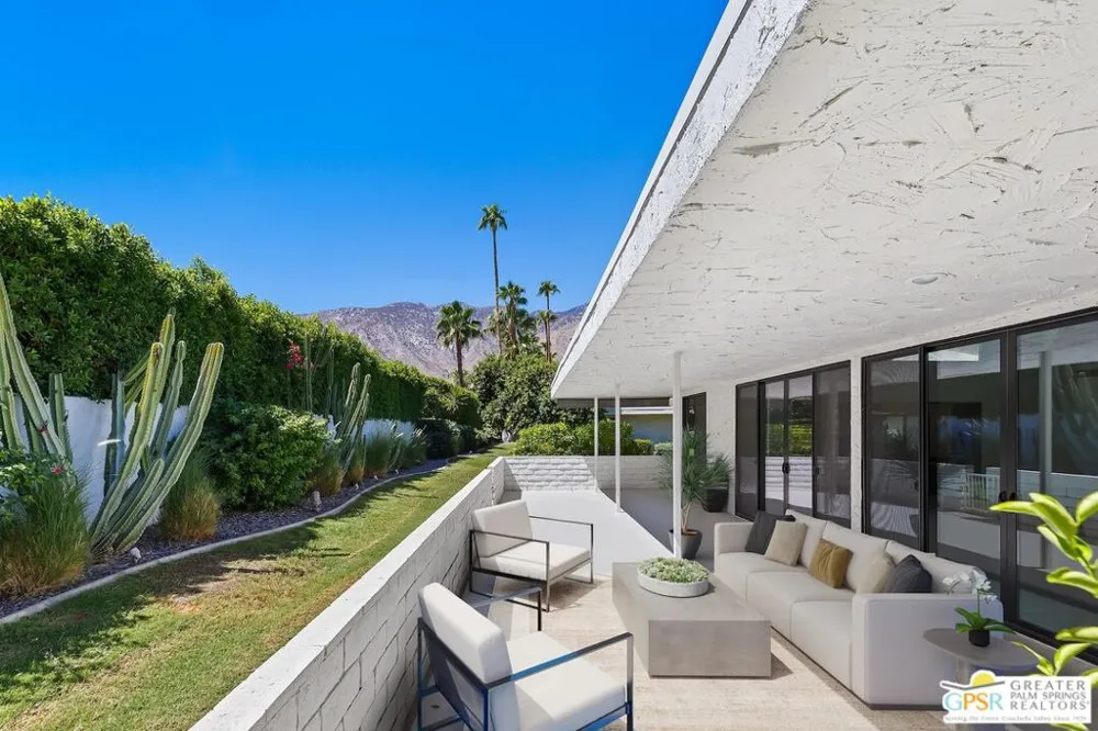 2493 S Madrona Drive Palm Springs, CA 92264
