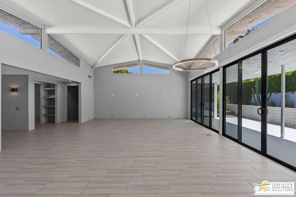 2493 S Madrona Drive Palm Springs, CA 92264