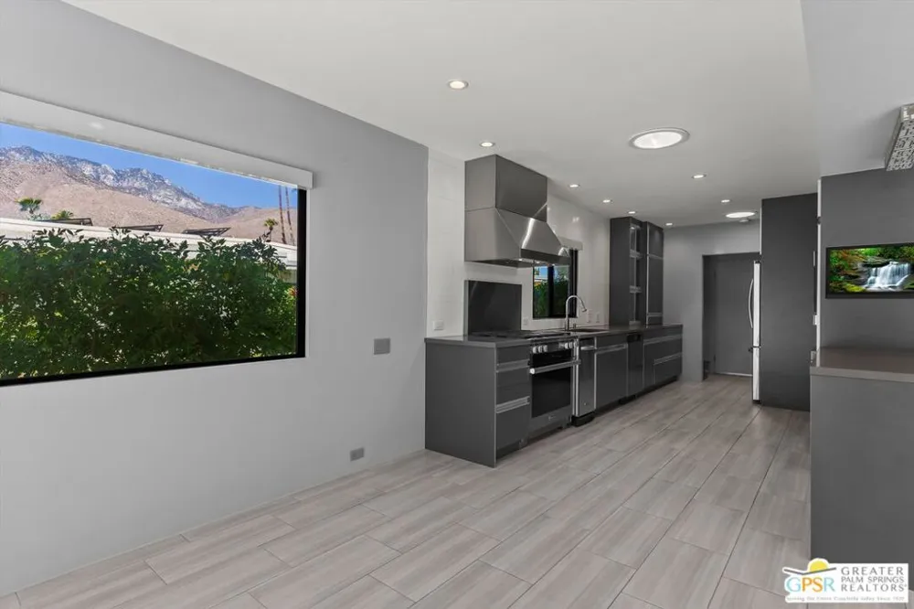2493 S Madrona Drive Palm Springs, CA 92264