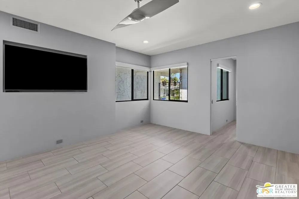 2493 S Madrona Drive Palm Springs, CA 92264