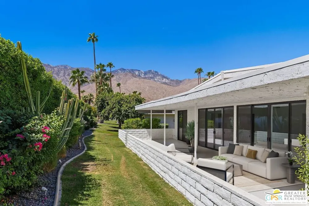2493 S Madrona Drive Palm Springs, CA 92264