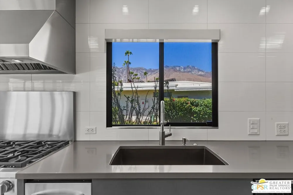 2493 S Madrona Drive Palm Springs, CA 92264