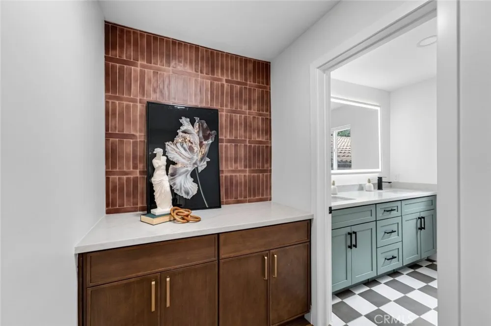751 Grand Glendora, CA 91741
