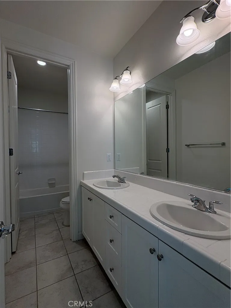 15 Umbria Lake Forest, CA 92630