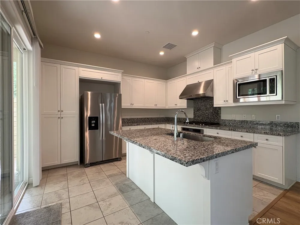 15 Umbria Lake Forest, CA 92630