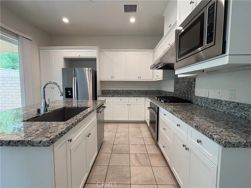 15 Umbria Lake Forest, CA 92630