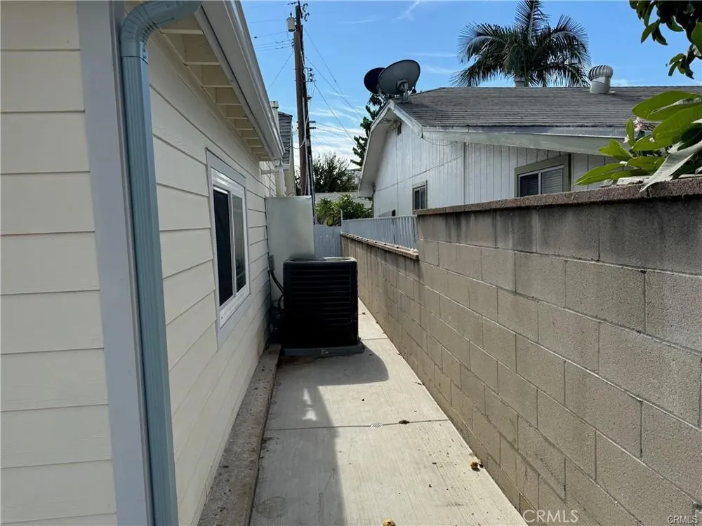 7781 11th Buena Park, CA 90621