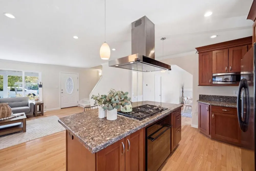 4042 Normandale Drive San Jose, CA 95118