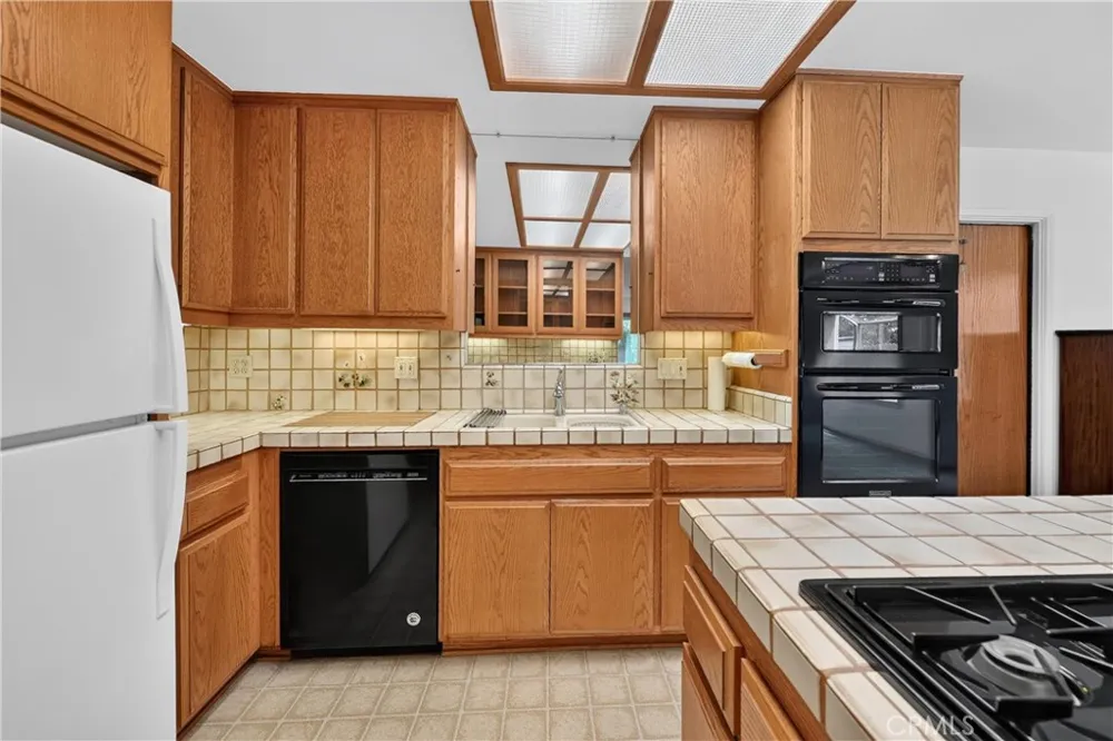 1288 Londonderry Street Costa Mesa, CA 92626
