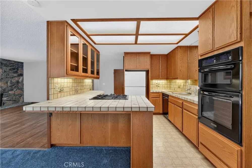 1288 Londonderry Street Costa Mesa, CA 92626