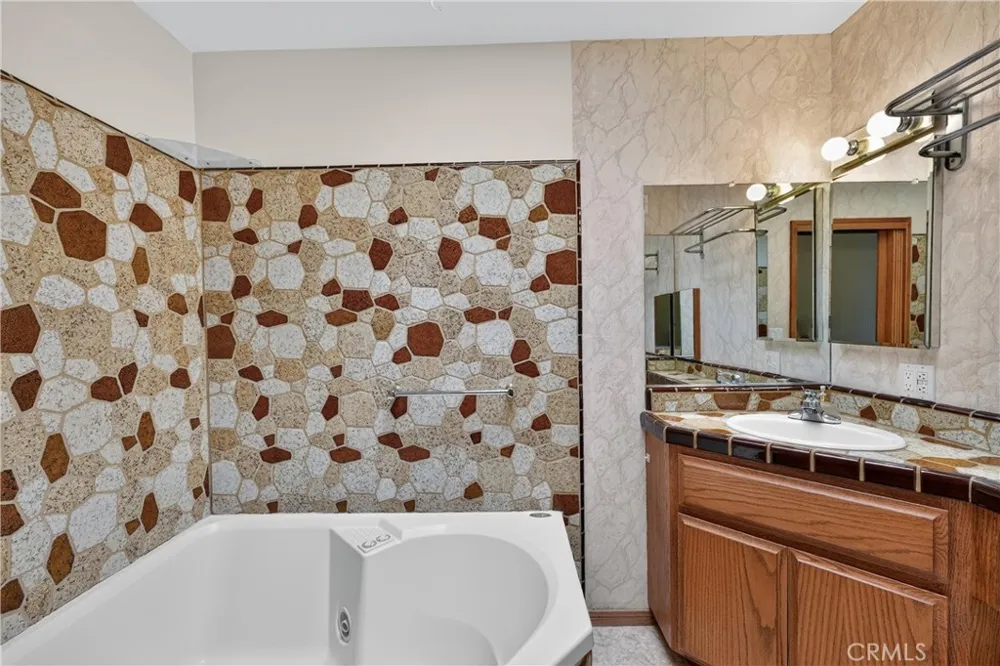 1288 Londonderry Street Costa Mesa, CA 92626