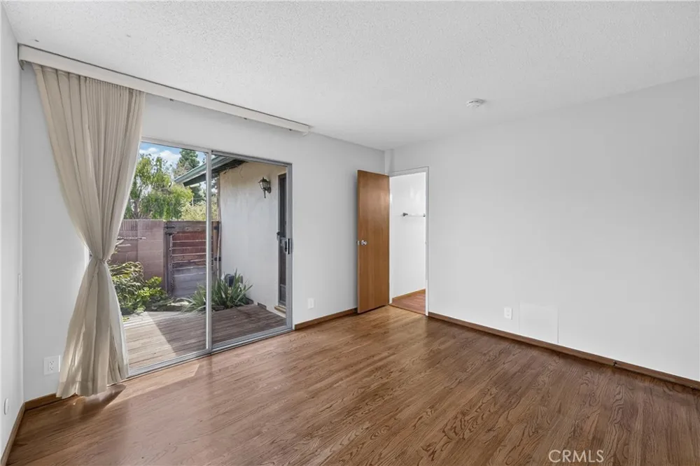 1288 Londonderry Street Costa Mesa, CA 92626