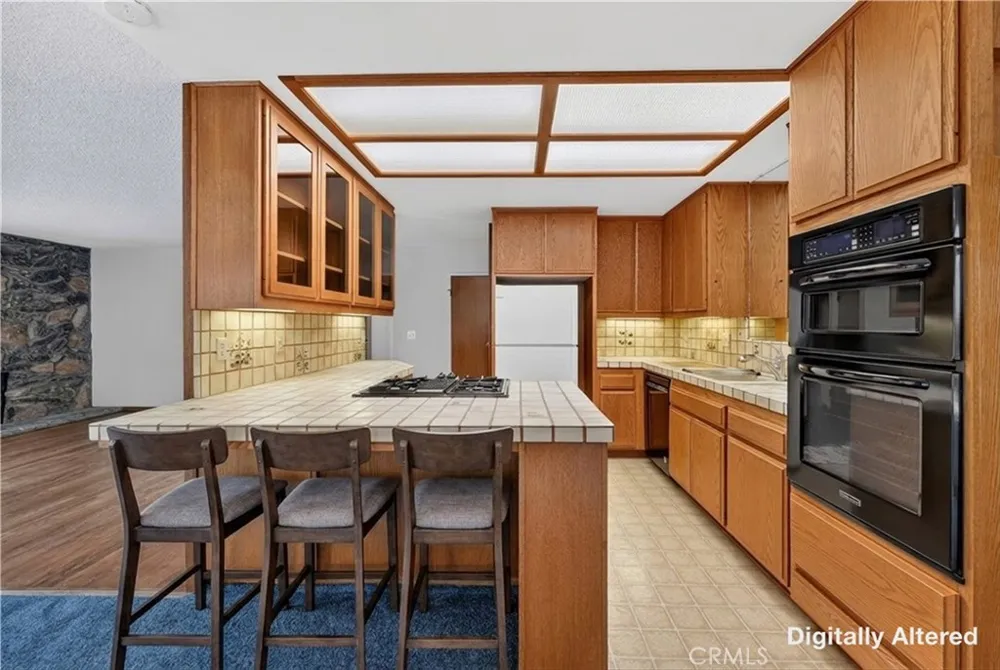 1288 Londonderry Street Costa Mesa, CA 92626
