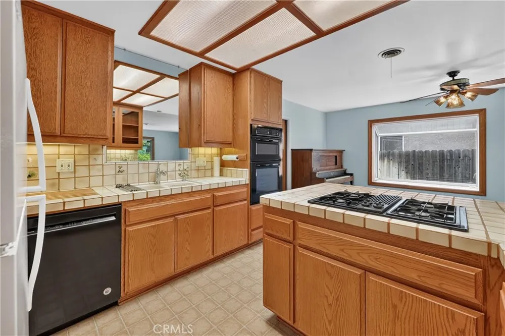 1288 Londonderry Street Costa Mesa, CA 92626