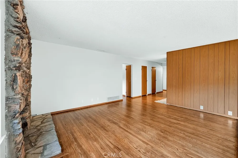 1288 Londonderry Street Costa Mesa, CA 92626
