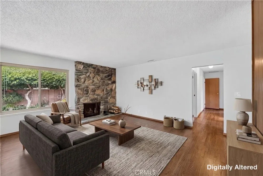 1288 Londonderry Street Costa Mesa, CA 92626