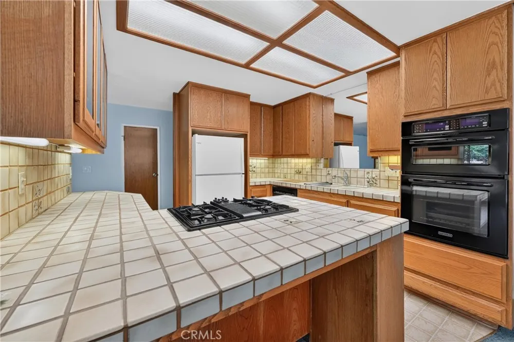 1288 Londonderry Street Costa Mesa, CA 92626
