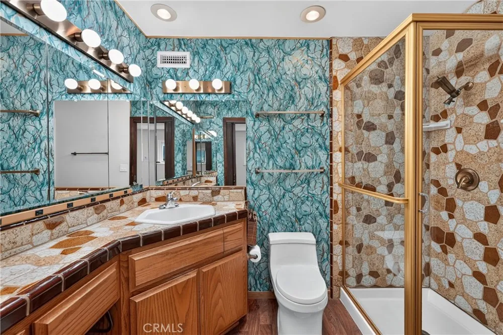 1288 Londonderry Street Costa Mesa, CA 92626