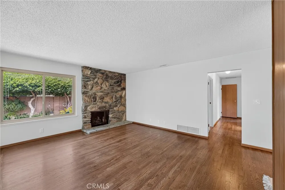 1288 Londonderry Street Costa Mesa, CA 92626