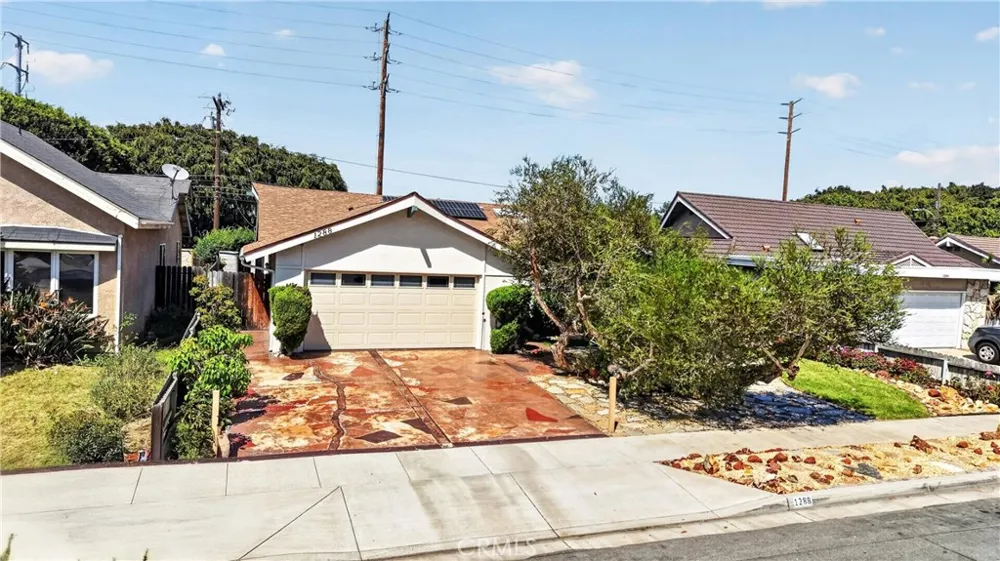 1288 Londonderry Street Costa Mesa, CA 92626