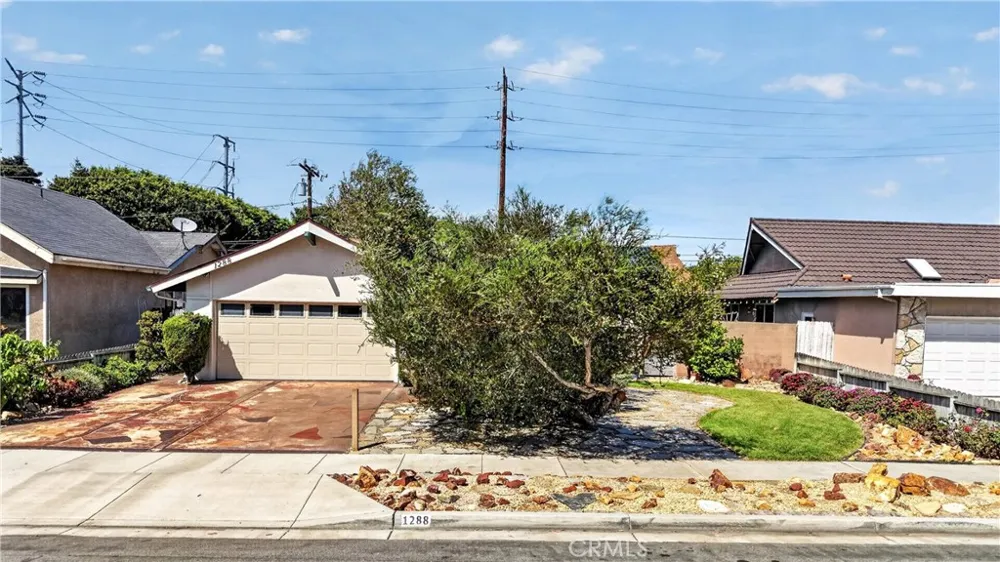 1288 Londonderry Street Costa Mesa, CA 92626