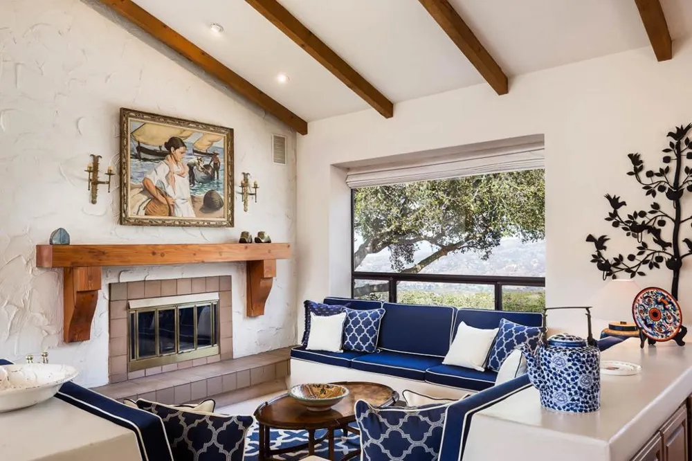 25940 Colt Lane Carmel Valley, CA 93924