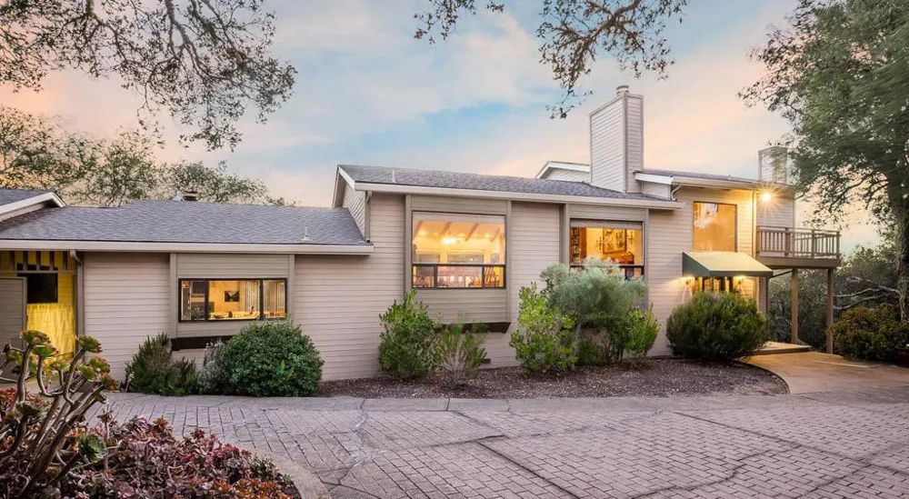 25940 Colt Lane Carmel Valley, CA 93924