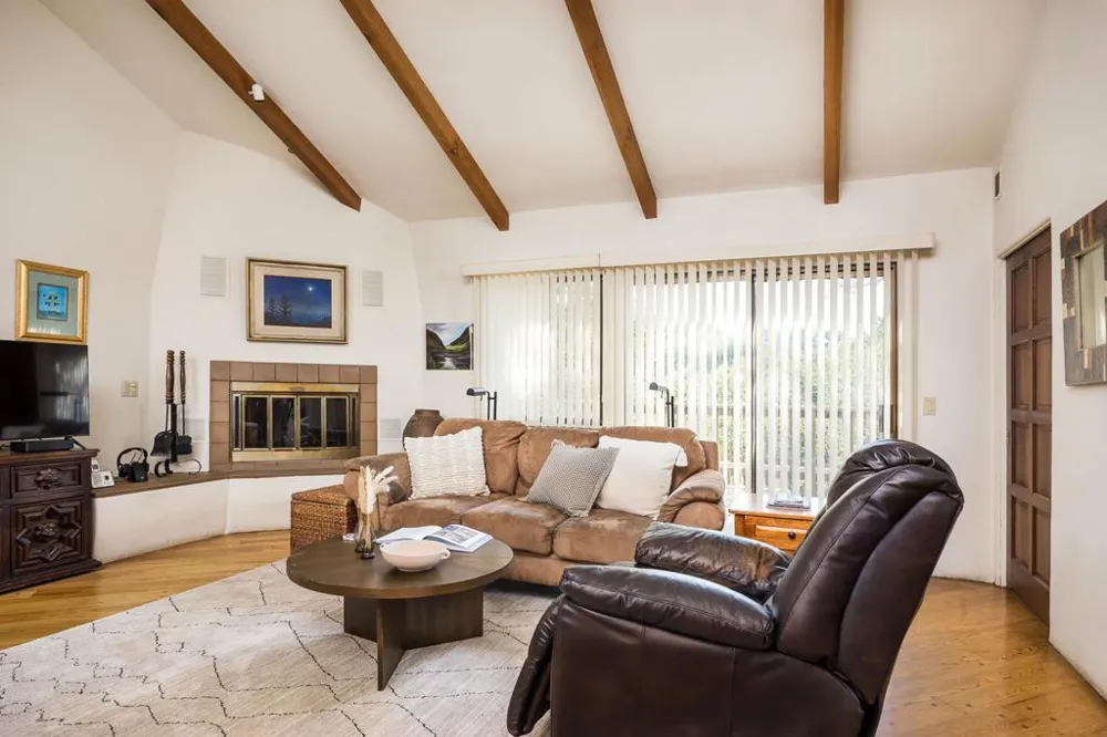 25940 Colt Lane Carmel Valley, CA 93924