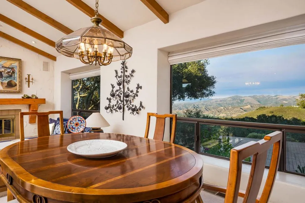 25940 Colt Lane Carmel Valley, CA 93924