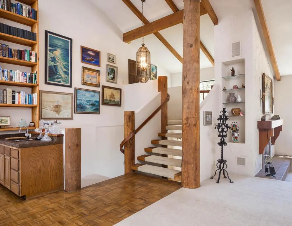 25940 Colt Lane Carmel Valley, CA 93924