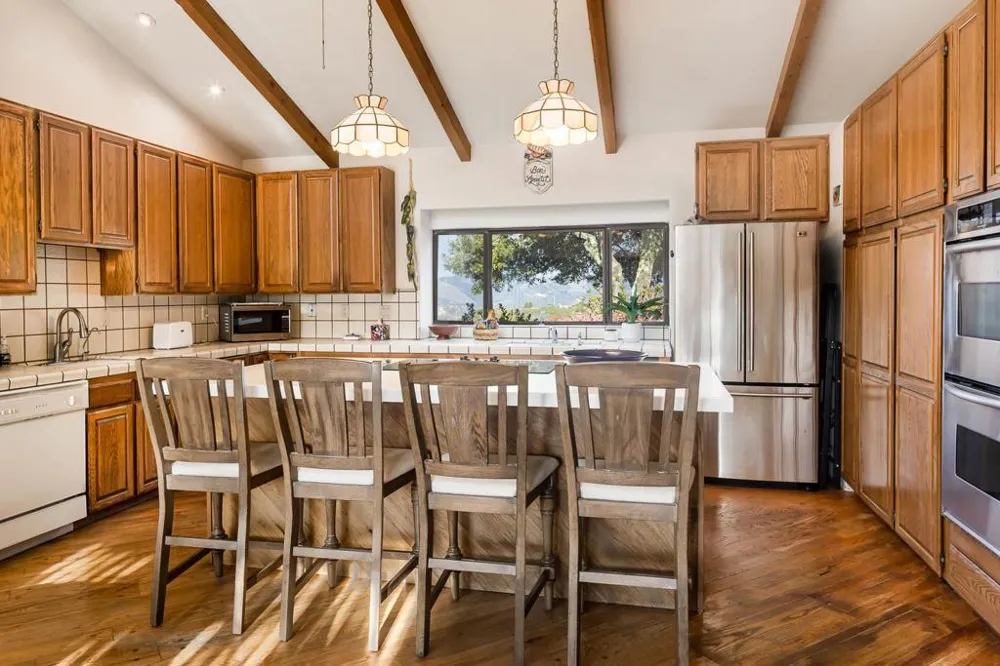 25940 Colt Lane Carmel Valley, CA 93924