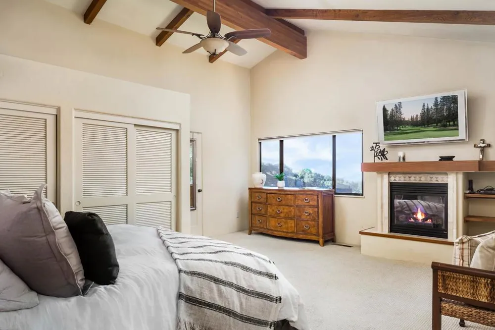 25940 Colt Lane Carmel Valley, CA 93924