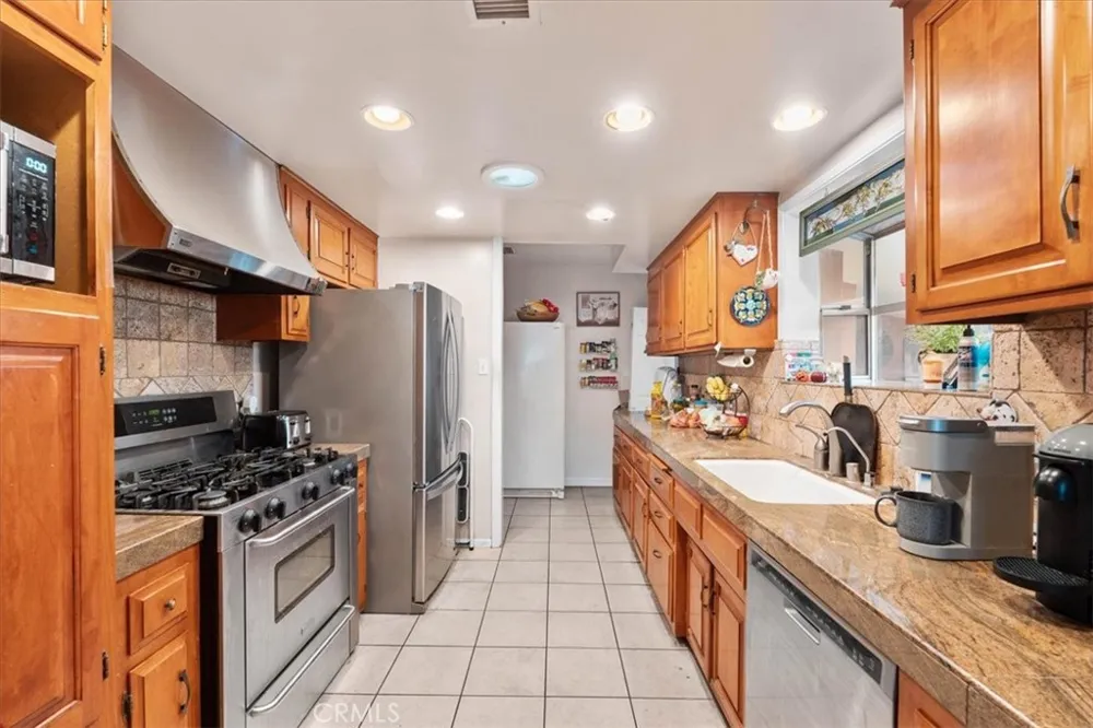 2664 Lawrence Avenue San Bernardino, CA 92404