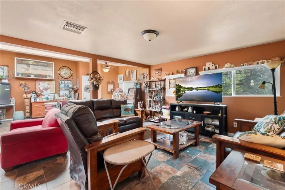 2664 Lawrence Avenue San Bernardino, CA 92404