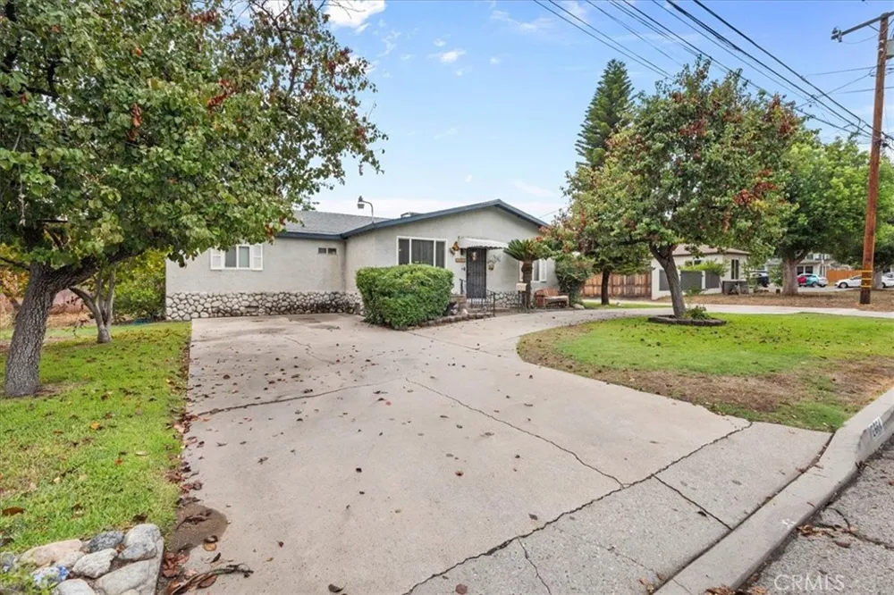 2664 Lawrence Avenue San Bernardino, CA 92404