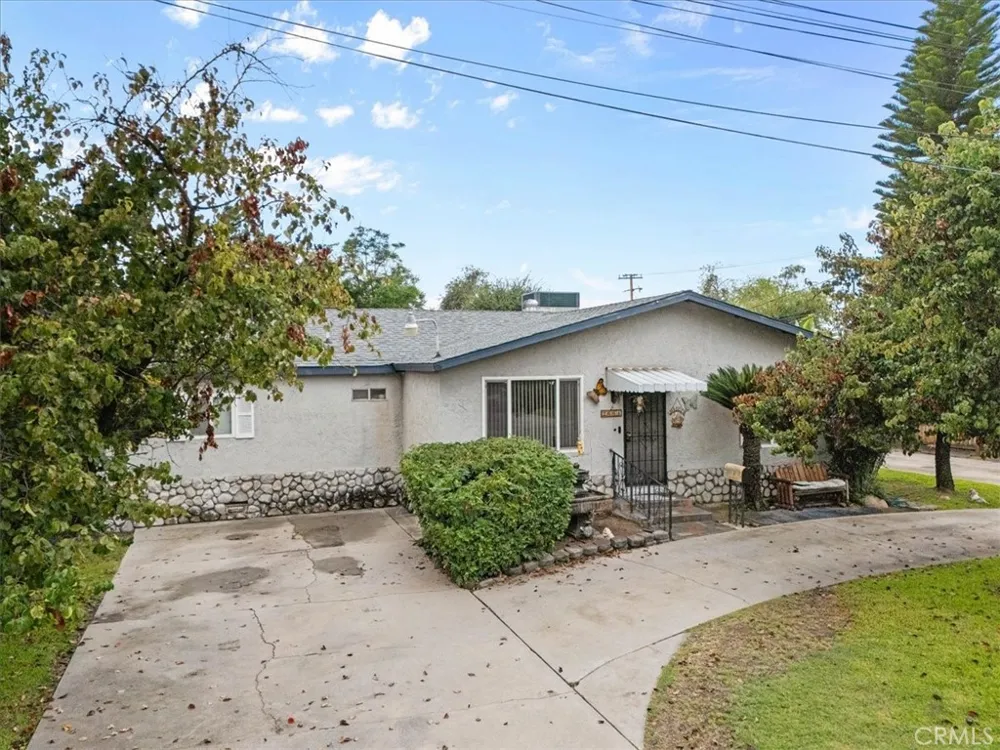 2664 Lawrence Avenue San Bernardino, CA 92404