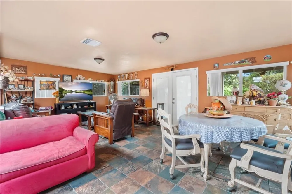 2664 Lawrence Avenue San Bernardino, CA 92404