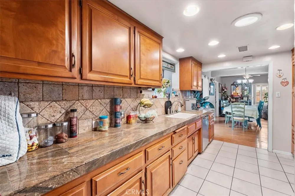 2664 Lawrence Avenue San Bernardino, CA 92404