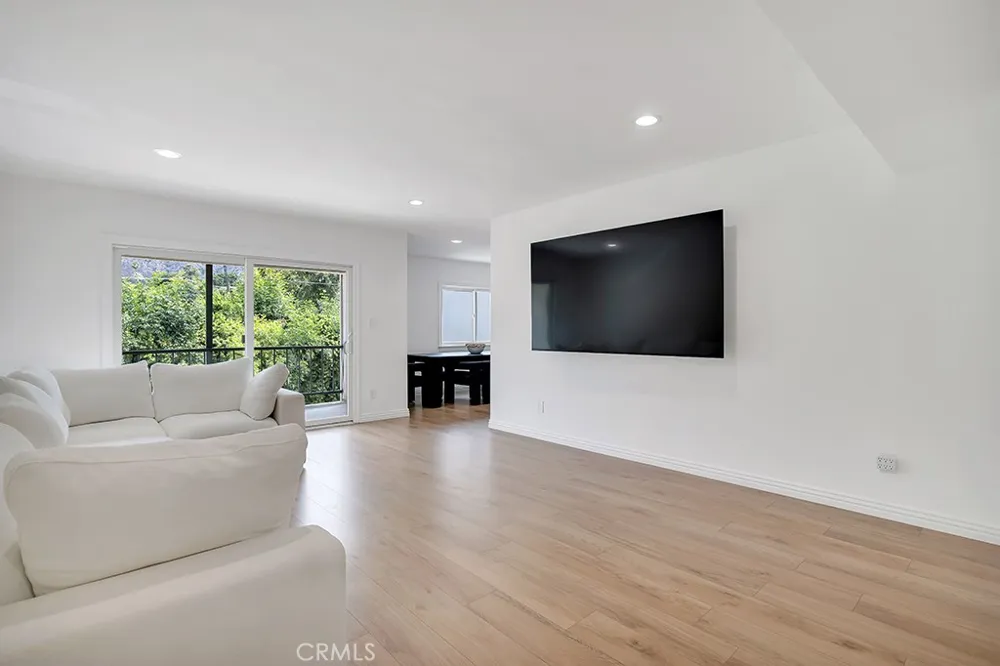 1015 Michillinda #302 Pasadena, CA 91107