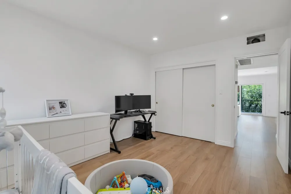 1015 Michillinda #302 Pasadena, CA 91107