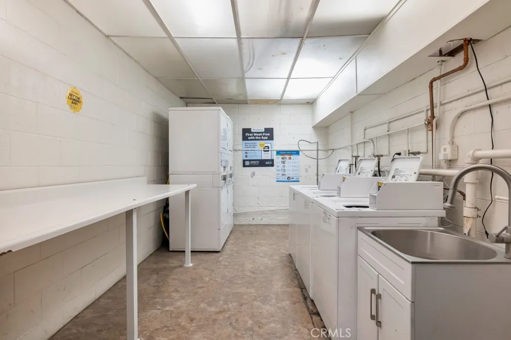 1015 Michillinda #302 Pasadena, CA 91107