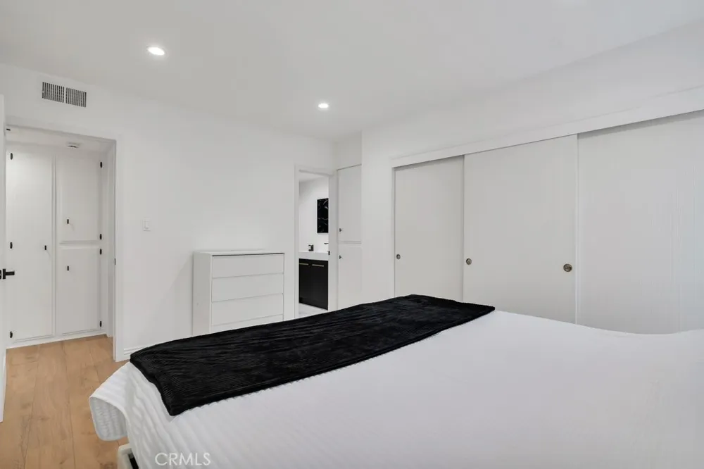 1015 Michillinda #302 Pasadena, CA 91107