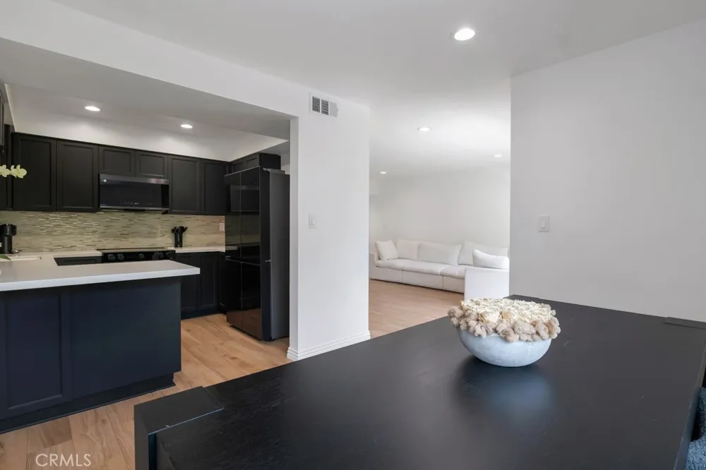 1015 Michillinda #302 Pasadena, CA 91107
