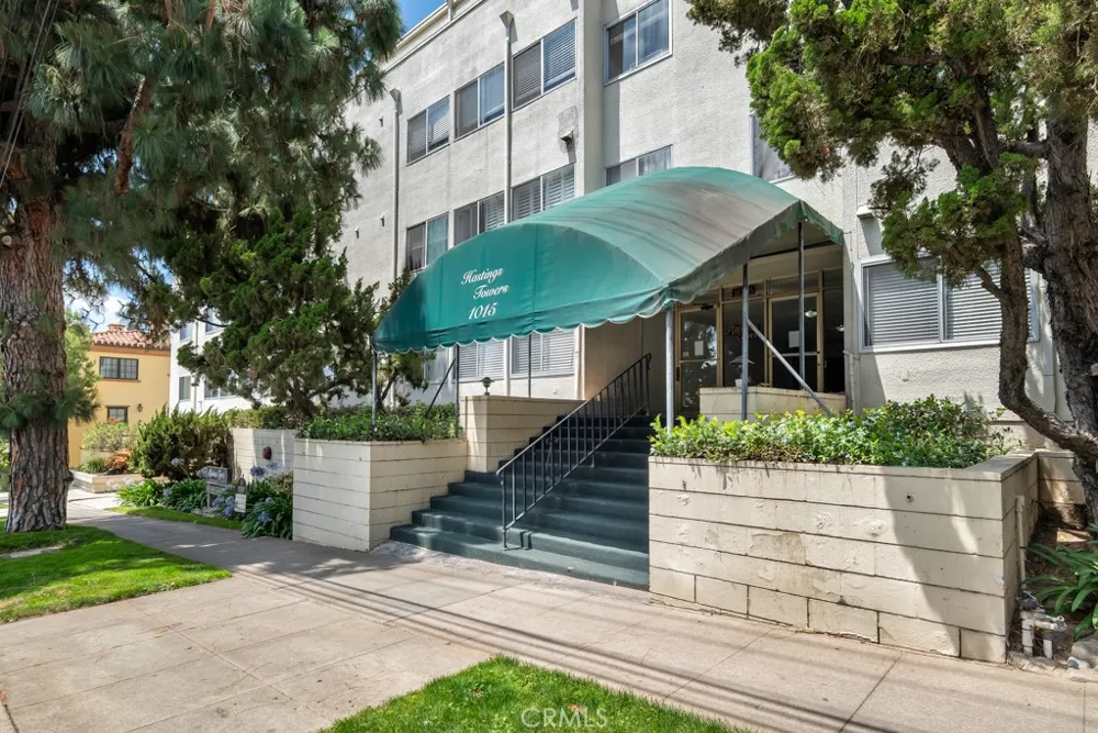 1015 Michillinda #302 Pasadena, CA 91107