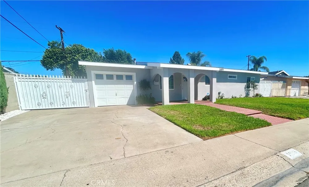 1403 E Florida Anaheim, CA 92805